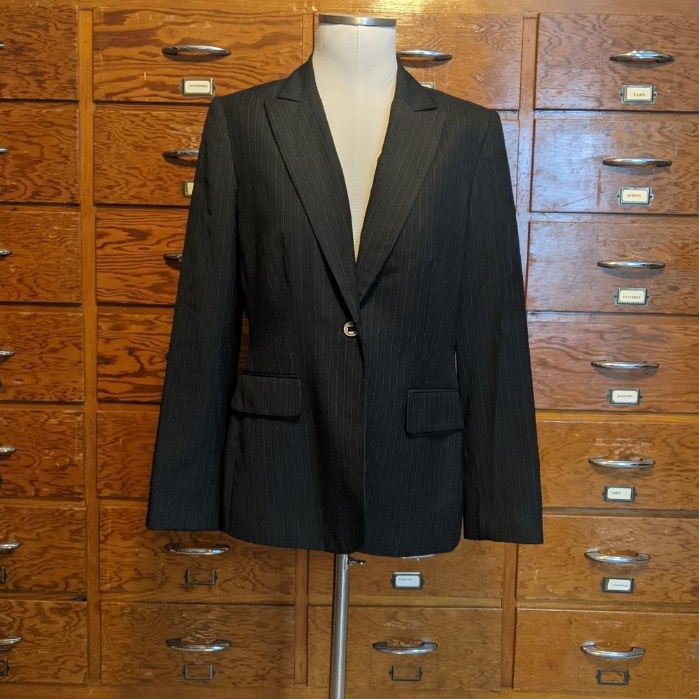 Calvin Klein pinstripe blazer sz. 10
